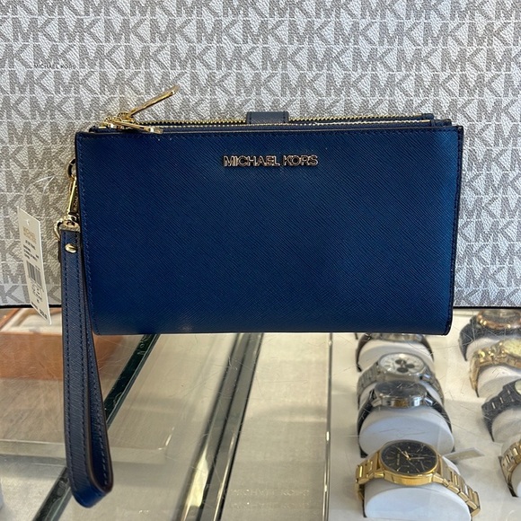 MICHAEL KORS LARGE DOUBLE ZIP WRISTLET WALLET PHONE CASE Navy 
NWT - Picture 5 of 16